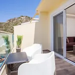 Billy's 4* Φαληράκι