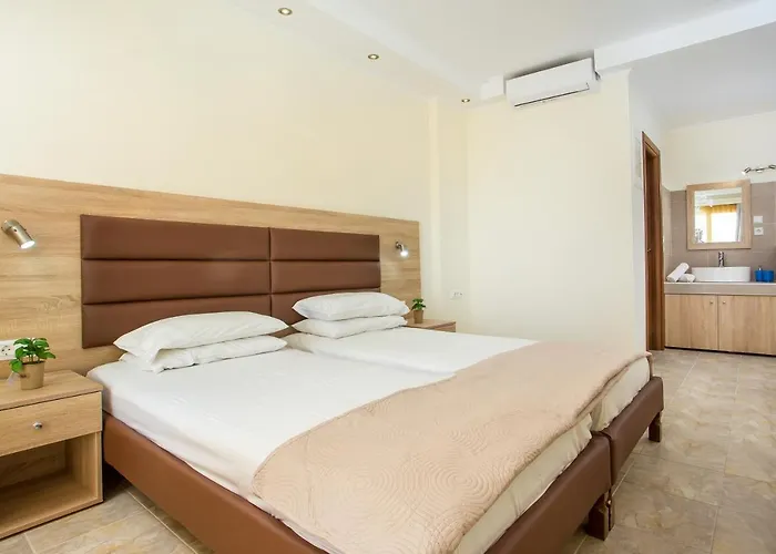 Billy's Aparthotel 4*